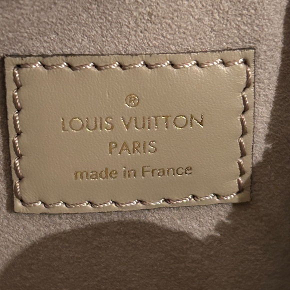 Louis Vuitton GIANT BiColor Wristlet/Pouchette/Chain Bag TURTLE DOVE/PASTEL PINK - Picture 9 of 16